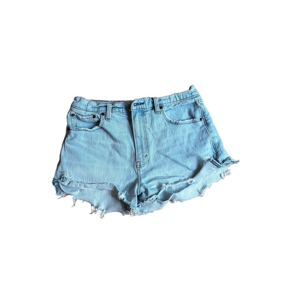 Abercrombie & Fitch The Mom Short High Rise Light Wash Distressed Raw Hem 28/6